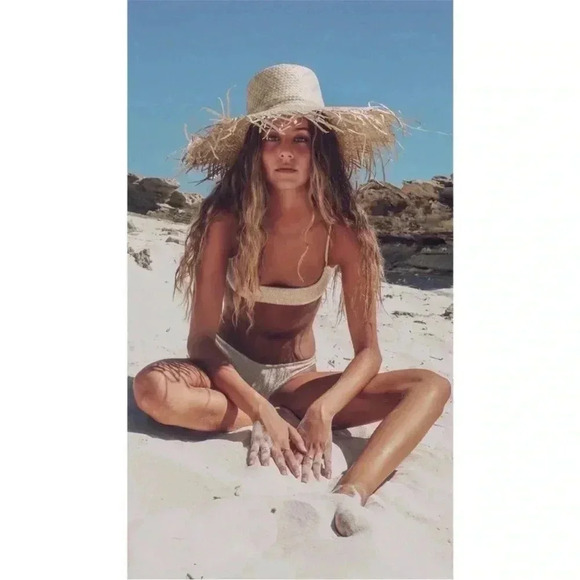 NWT Triangl Swimwear Bikini Bottom Size M - Picture 2 of 13